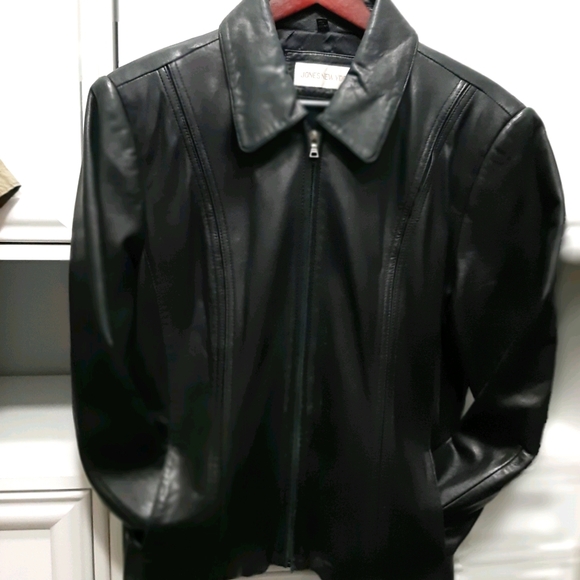 Jacket - Picture 1 of 7